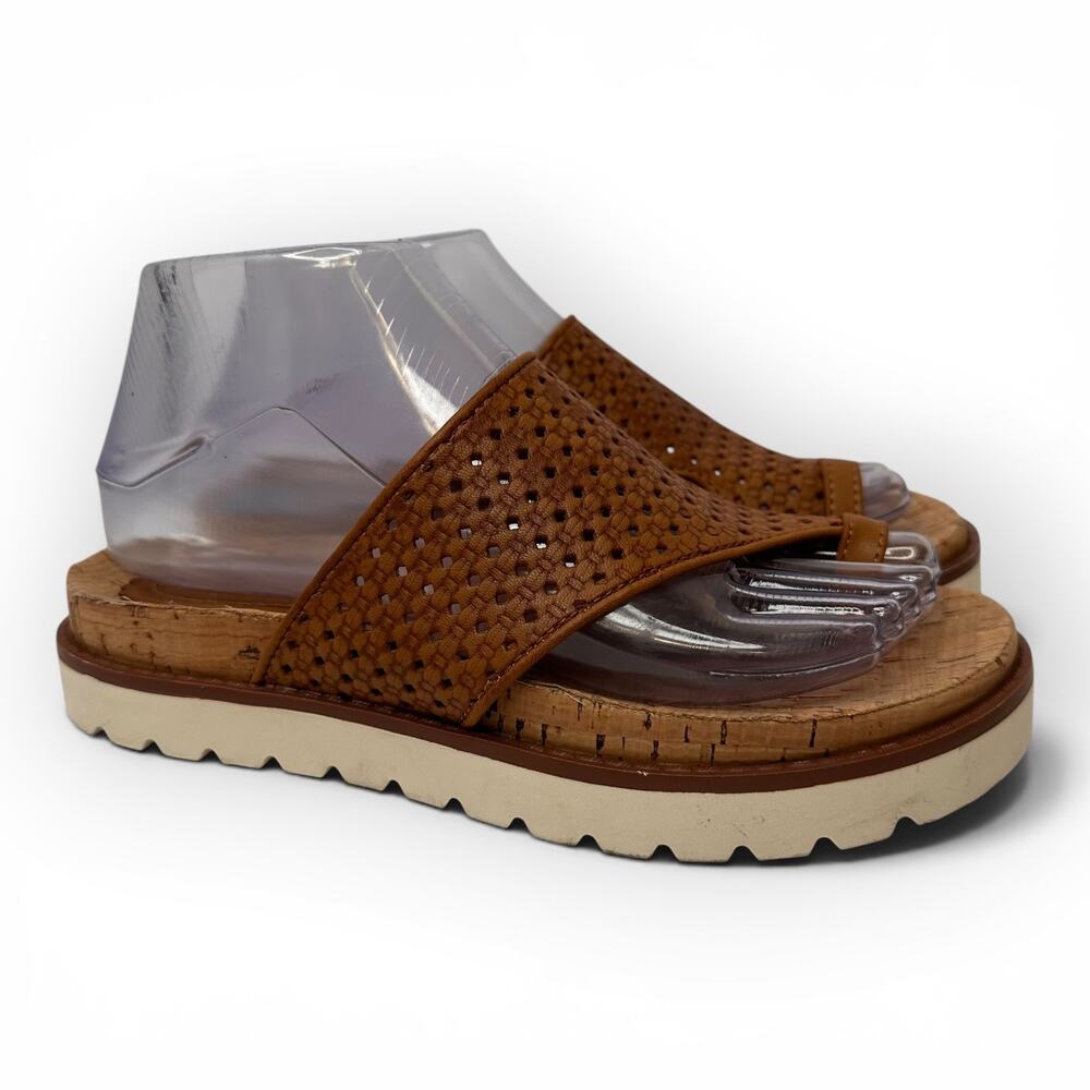 BareTraps Womens size 7.5  Dallyce Brown Laser-Cut Toe Loop Slide Sandals Boho
